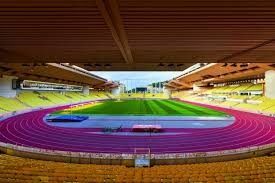 亚泰为客场全勤球迷颁发纪念证书，谭龙、徐浩峰等人参与颁奖