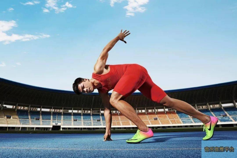 中国音数协常务副理事长兼秘书长敖然在鸿蒙原生游戏•策划不设防主题沙龙上的致辞