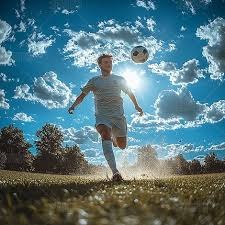 6球，圣地亚哥成为单赛季欧冠进球最多的墨西哥球员