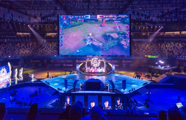 稳居西部前 稳居西部前