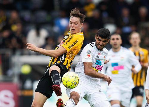 向產生隔閡 向產生隔閡