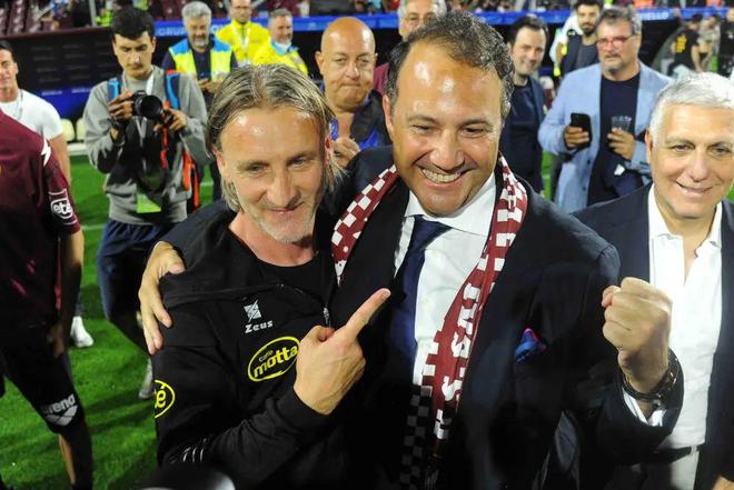 在紧要关头 在紧要关头